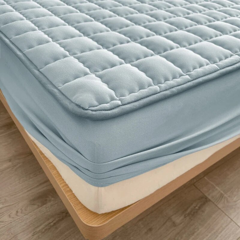 Quilted mattress protector | Breathable fitted cover