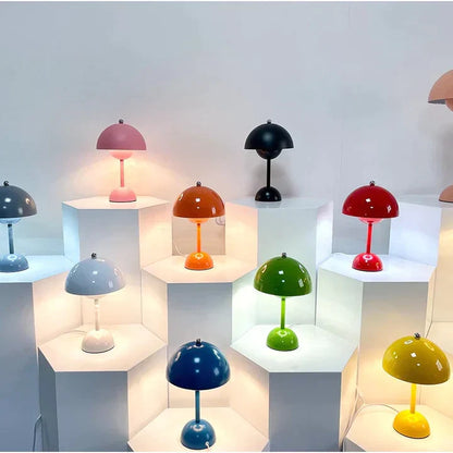 Contemporary Nordic Table Lamp | Mushroom-Style Design