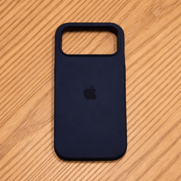iPhone Silicone MagSafe Case – Soft-Touch Shockproof Cover
