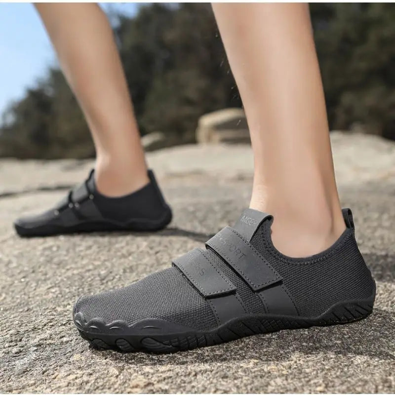 Smart Travel Shoe Hooks 2