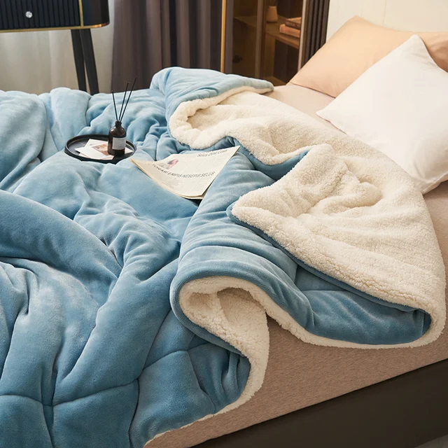 Flannel fleece blanket | Reversible two-tone warmth