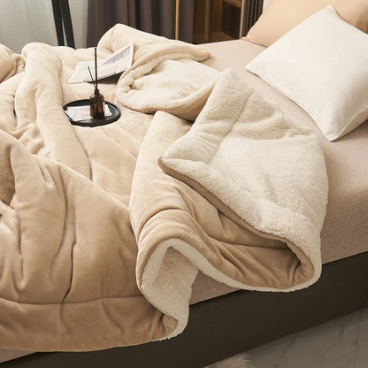 Flannel fleece blanket | Reversible two-tone warmth