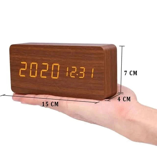 Wood-effect LED alarm clock | Time & temperature display