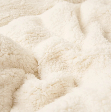 Flannel fleece blanket | Reversible two-tone warmth