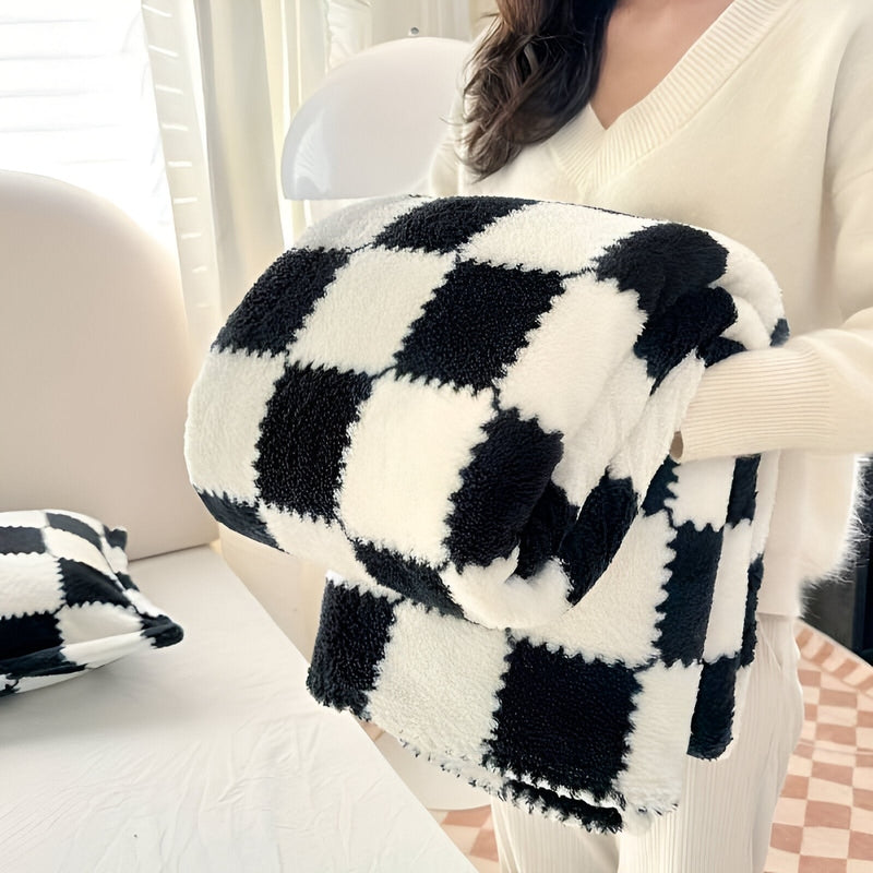 Checked Fleece Throw Blanket | Soft Cosy Layering