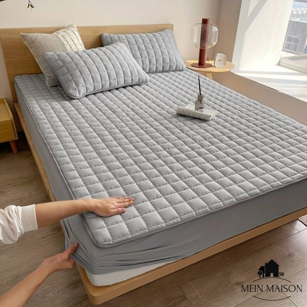 Quilted mattress protector | Breathable fitted cover