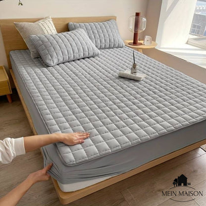Quilted mattress protector | Breathable fitted cover
