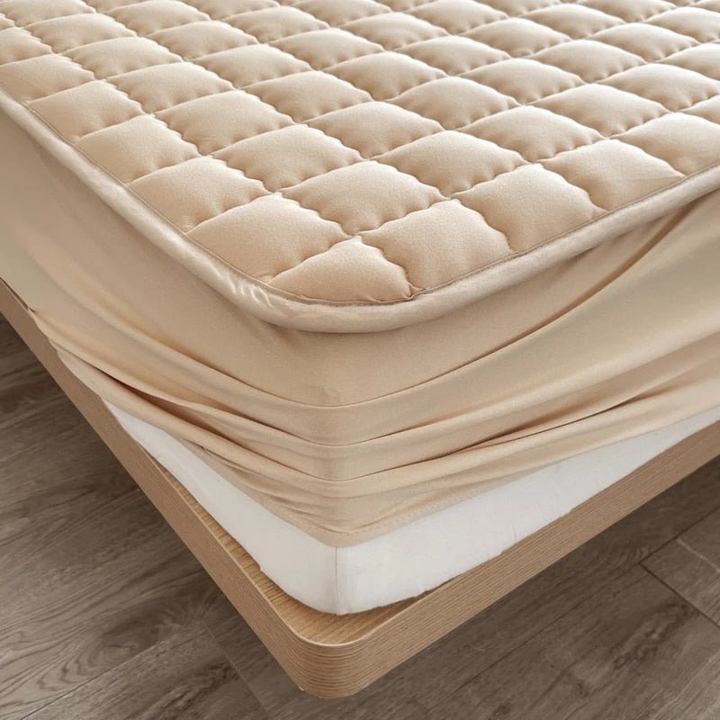 Quilted mattress protector | Breathable fitted cover