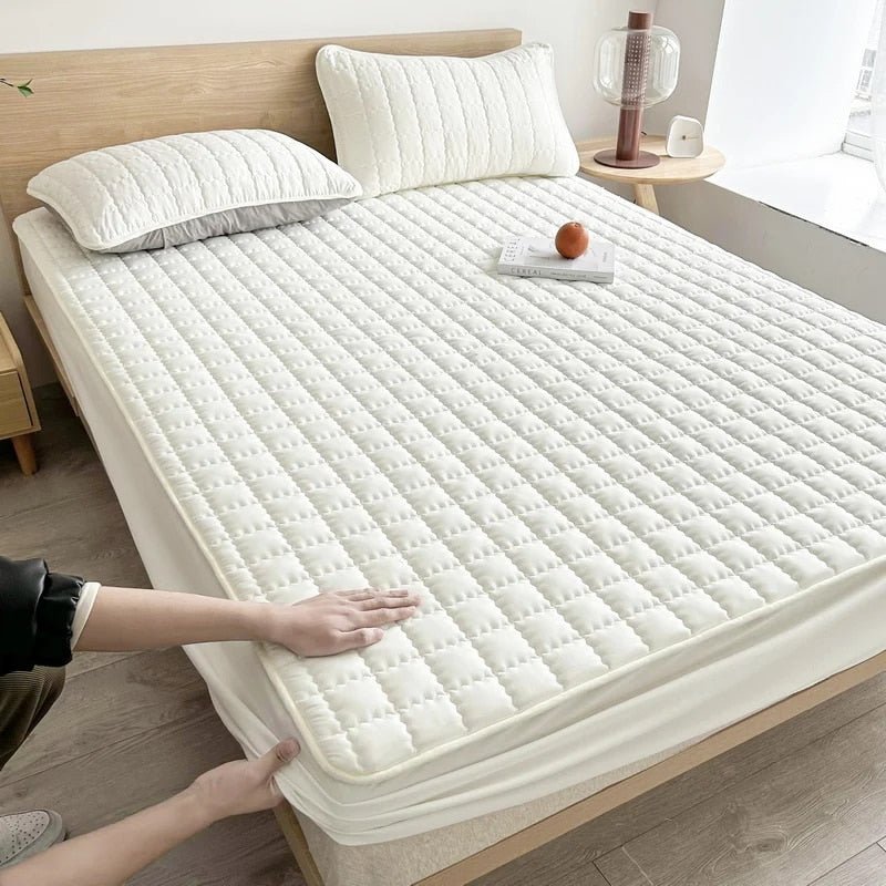 Quilted mattress protector | Breathable fitted cover