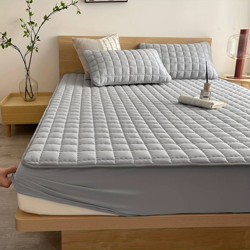 Quilted mattress protector | Breathable fitted cover