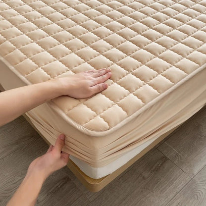 Quilted mattress protector | Breathable fitted cover